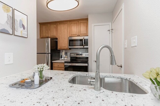 Photo - Hampton Point Apartments