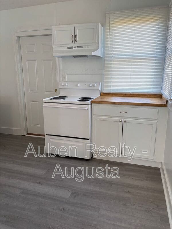 Photo - 2125 Kennedy Dr