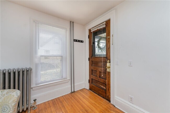 Photo - 54 Sanford St
