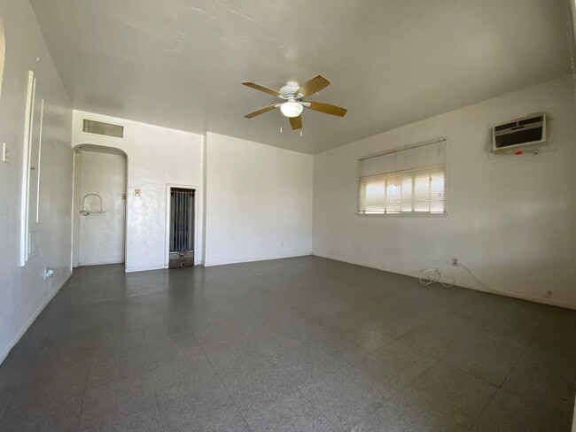 155 1/2 North #C