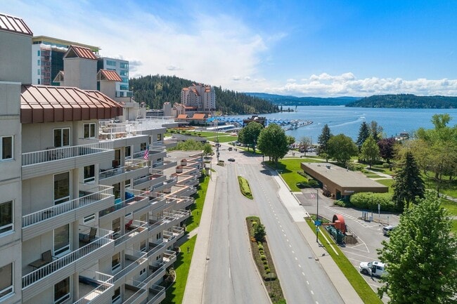 Building Photo - Beautiful Downtown Coeur d' Alene Condo  w/ Amazing Views! Unit 419