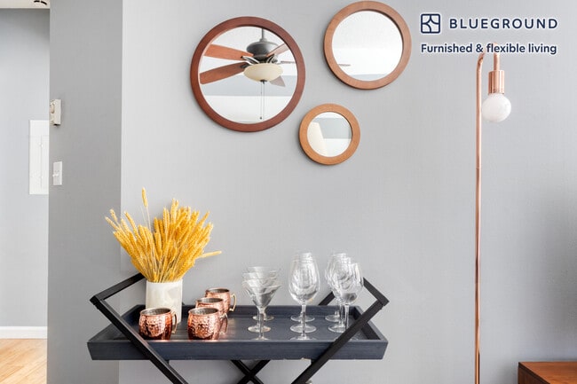 Photo - 240 Lombard St Unidad FL2-ID913