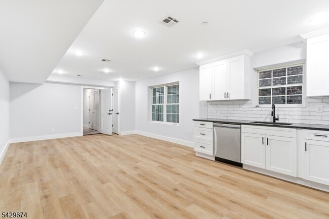 Photo - 129 Mt Pleasant Ave Unidad 1