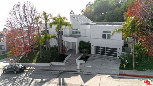 Photo - 2136 Rimcrest Dr