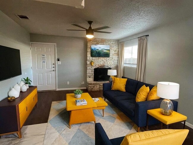 Photo - 309 E Grady Dr