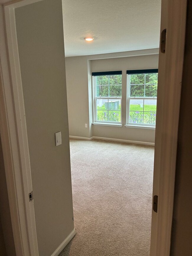 Photo - 107 Holm Pl