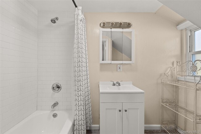 Photo - 174 Mills Pond Rd Unit 2D