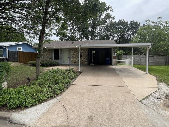 Building Photo - 207 Chippendale Ave