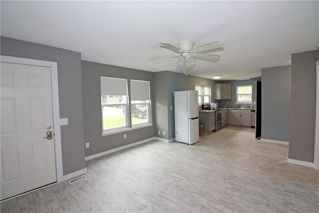 Photo - 203 SE 7th St