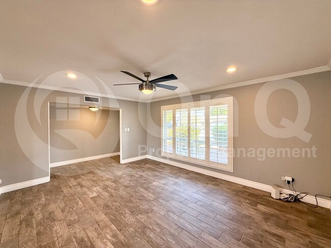Photo - 8432 E Holly St