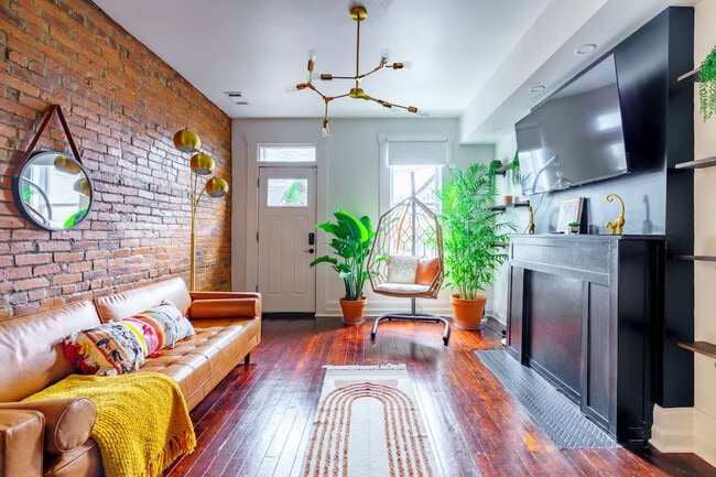 Building Photo - 98 Brickel St Rental