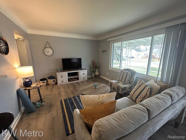 Photo - 22216 Revere St