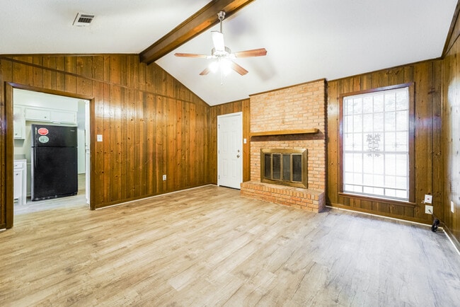 Photo - 296 Woodcliff Dr