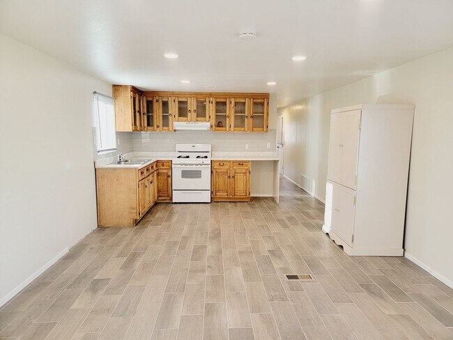 Photo - Charming 3 bedroom, 2 bath mobile home in ...