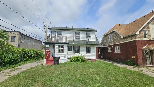 Photo - 345 W Nevada St