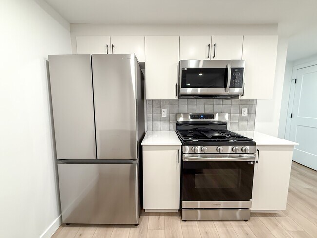 Photo - 12405-12122 122 Ave NW