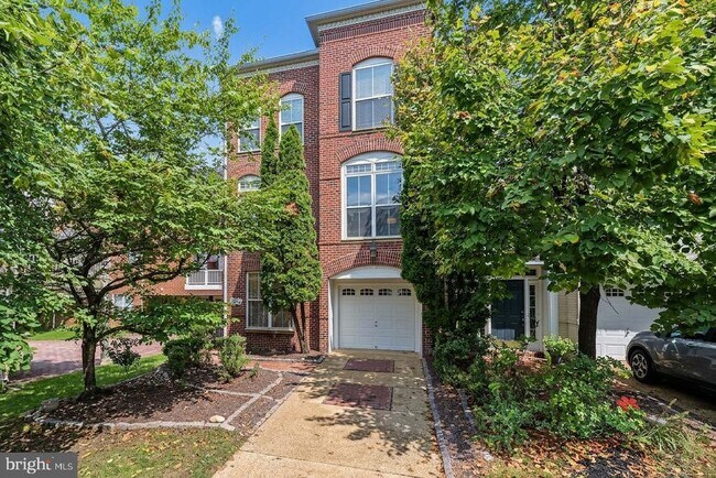 5256 Bessley Pl