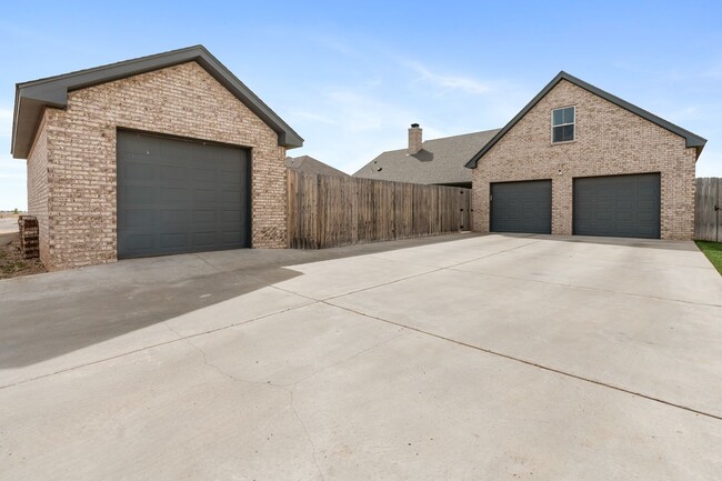Building Photo - 5606 Hillstone Ave