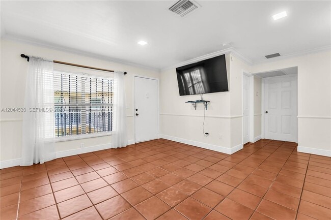 Building Photo - 15350 SW 72nd St Unit 24-24