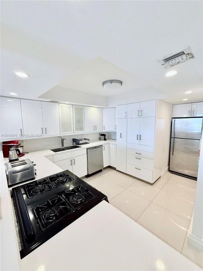 Photo - 3140 S Ocean Dr Unidad 310