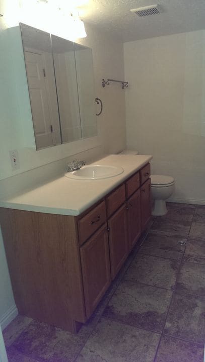 Building Photo - 361 East State Street Unit 361 B (East Side)