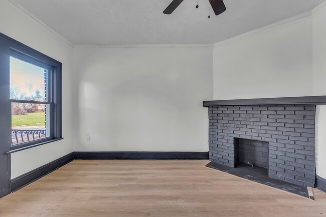 Photo - 3447 E 140th St Unit 1