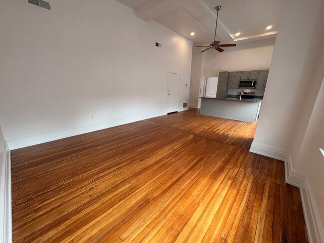 1 E King Street