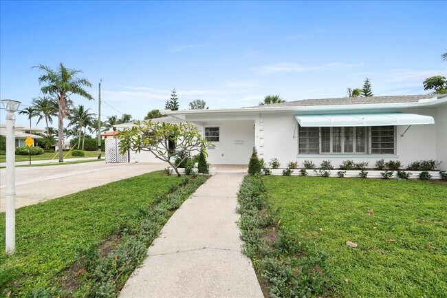 Photo - 2412 N Lakeside Dr
