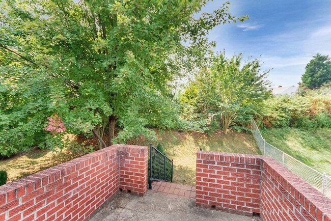 Photo - 1212 St George Ave