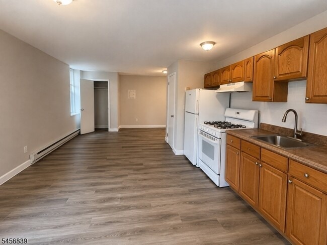 Photo - 39 Glenridge Ave Unit 2