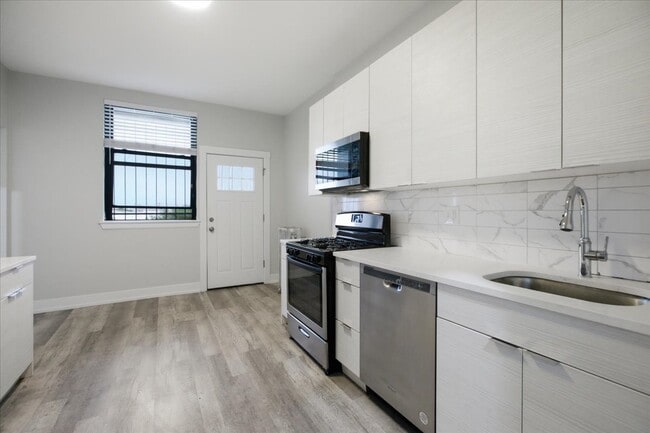 Photo - 6214 S Dorchester Ave