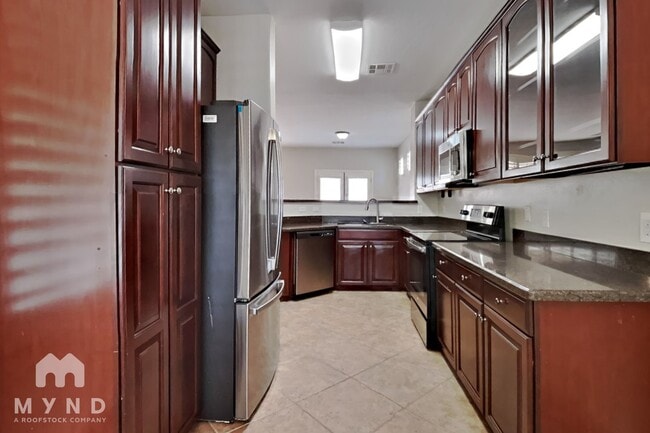 17524 W Mandalay Ln
