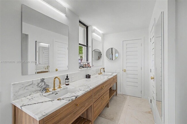Photo - 2575 S Bayshore Dr Unit 4A