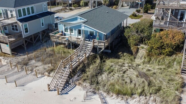 Building Photo - 1108 N Shore Dr