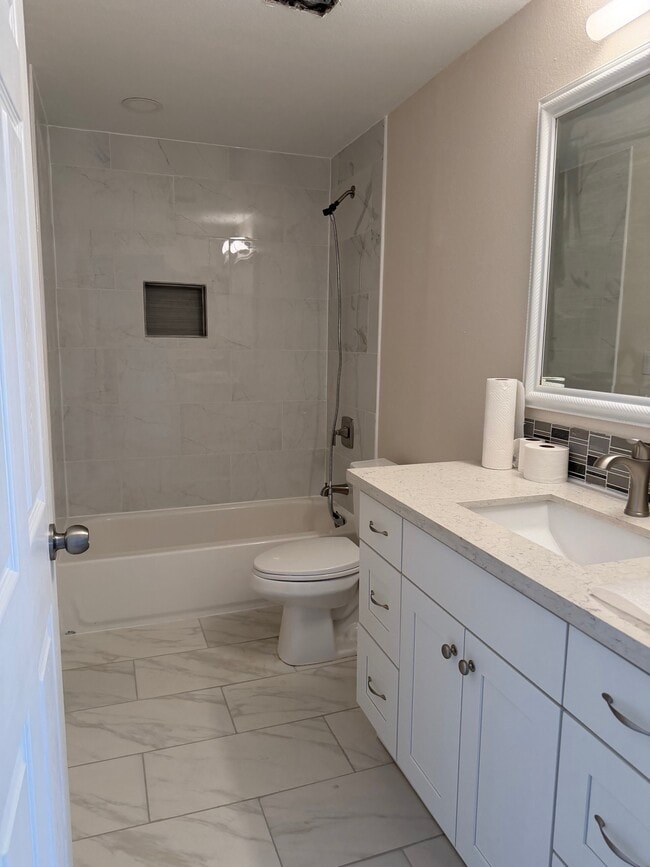 Photo - 15300 NE 39th St