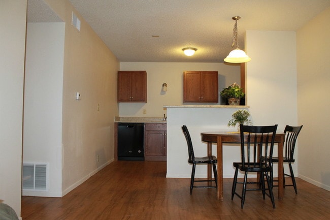 dining space - 1318 SW Buchanan St