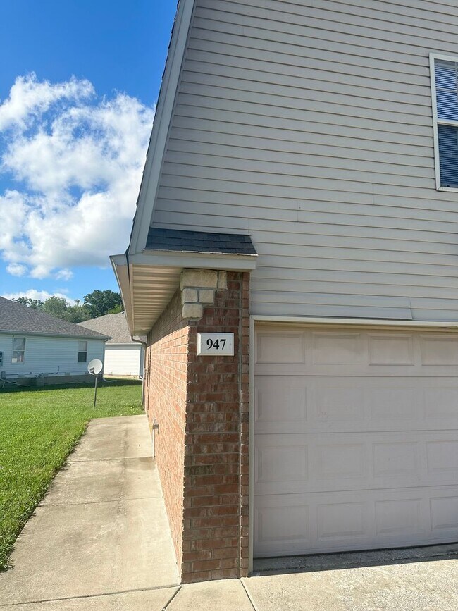 Photo - S0056-MF2-E1 Unit 947