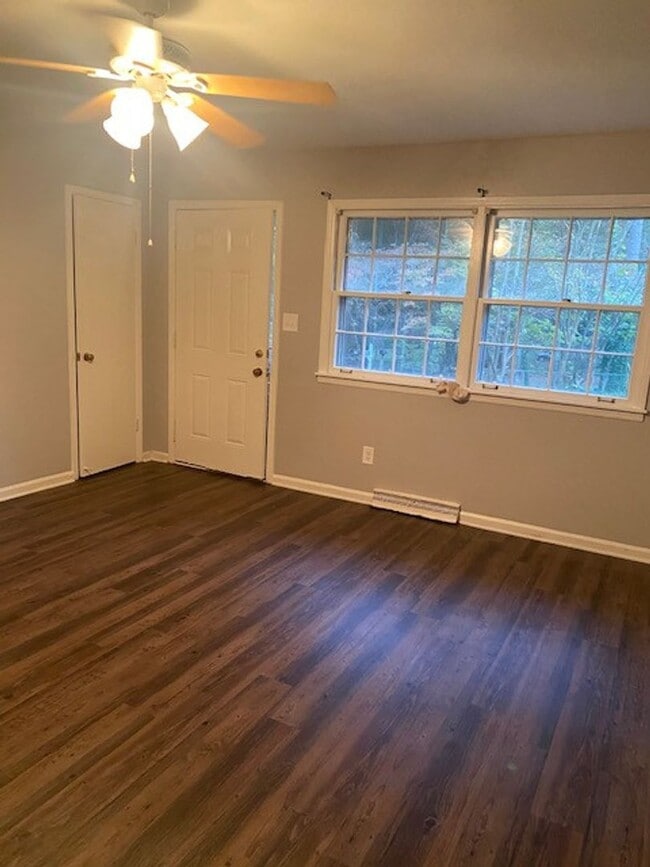 Photo - 734 12th St NW