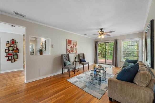 Photo - 2639 W 45th St