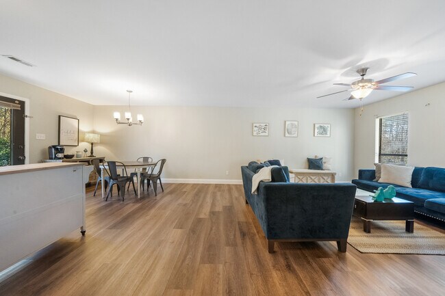 Photo - 2612 Old Whites Mill Rd