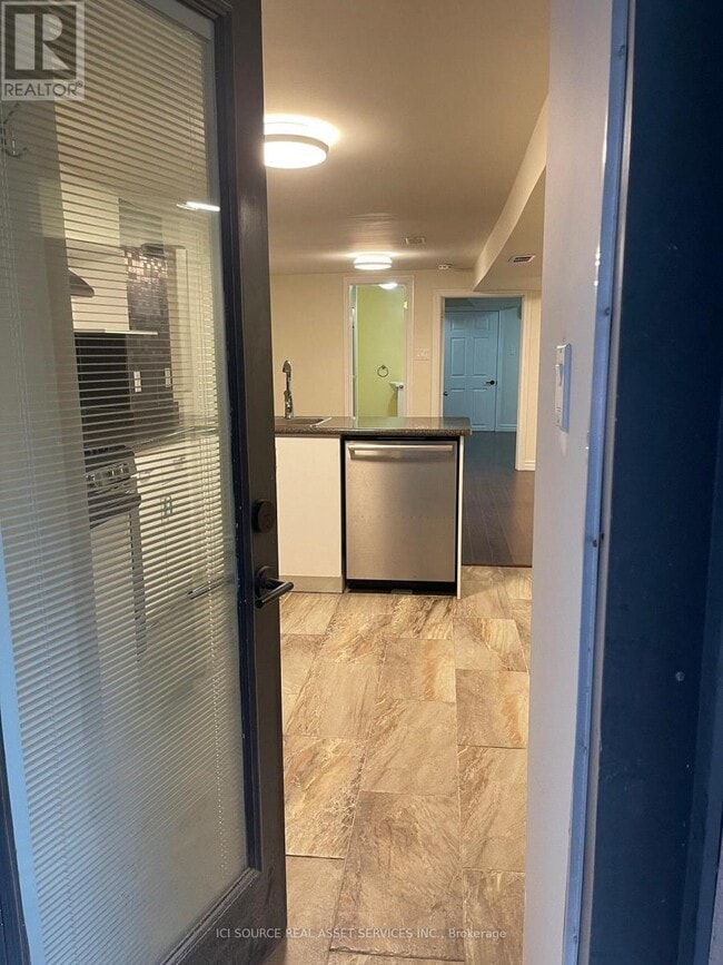 Photo - 287 Palmerston Ave