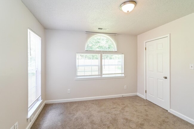 Photo - 4786 Greenlawn Cove