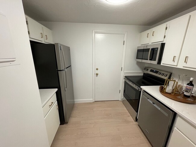 Photo - 16 Erick Rd Unit 34