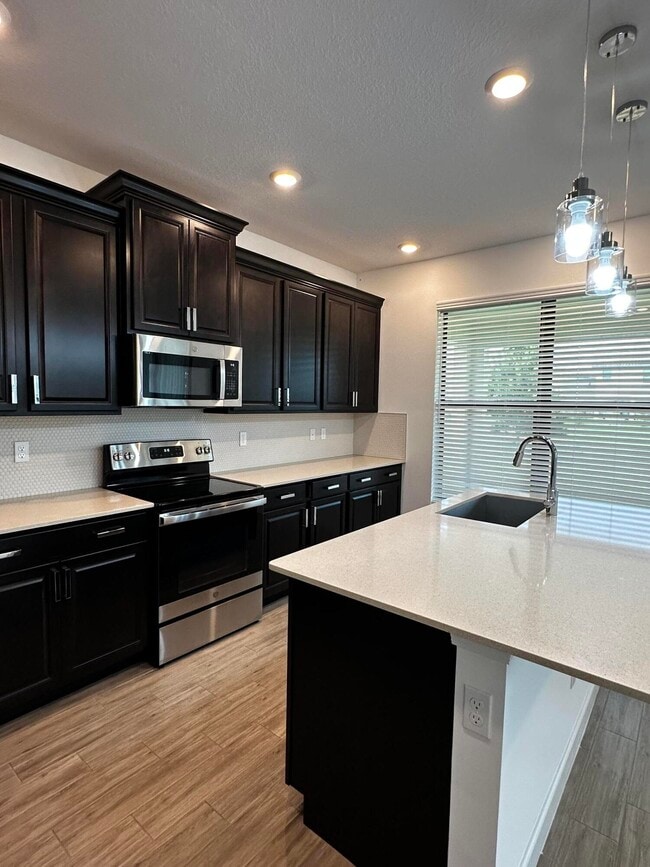 Photo - 1307 Whitcombe Dr