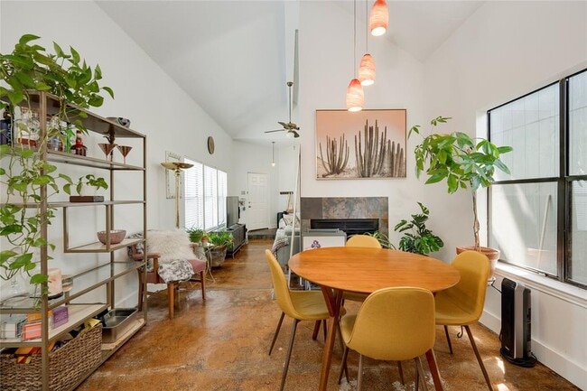 Building Photo - 1211 Gingerlily Cove