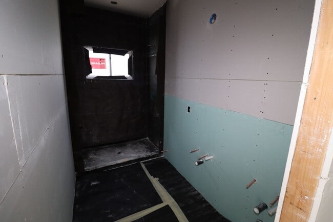 Photo - 684 N Cambridge St