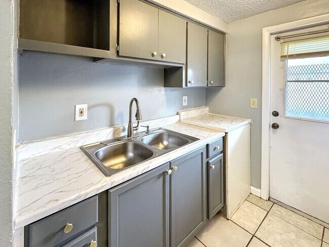 Photo - 3807 Phillips St Unit Apt A