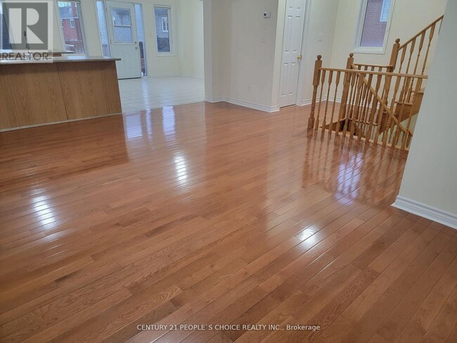Photo - 783 Millworks Crescent