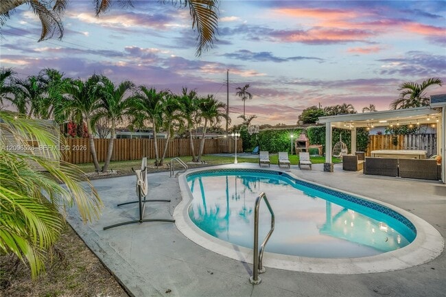 Photo - 4212 Van Buren St