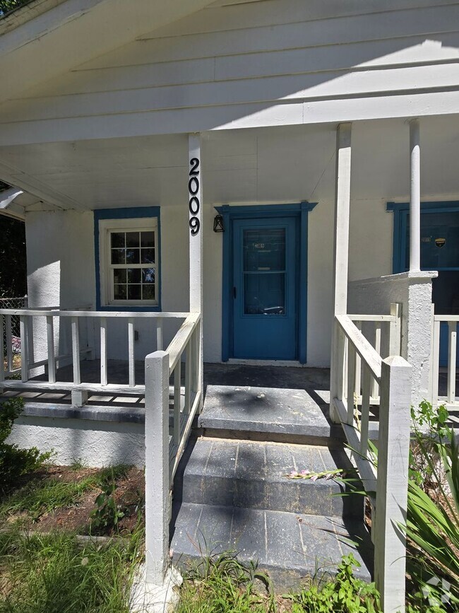 Building Photo - 2009 Bain Dr Rental
